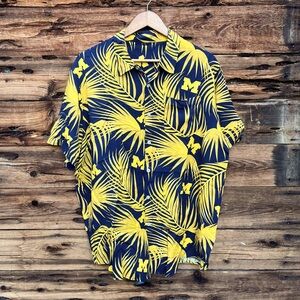 UNBRANDED | Michigan Men's Blue and Yellow Palm Leaf Shirt L